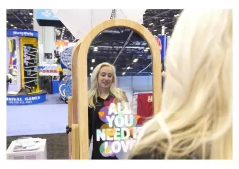 PHOTO-BOOTH MIRROR FOR RENT